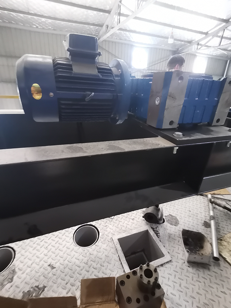 碳纖(xian)維泵廠家